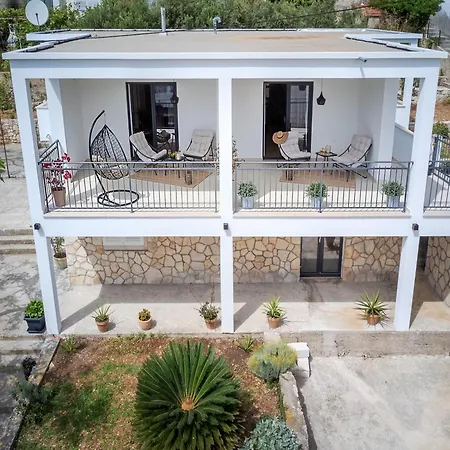 Zbondini Oasis - Hvar * חוואר