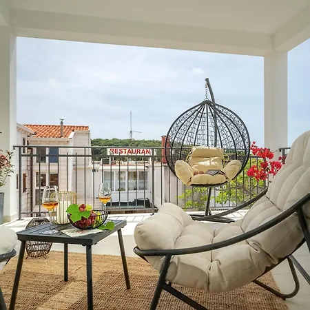 Zbondini Oasis - Hvar Apartmán *
